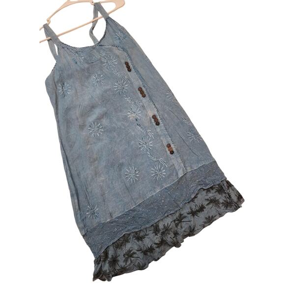 raya sun Dresses & Skirts - Raya Sun Chambray Swing Dress, Floral Embroidered, XL
